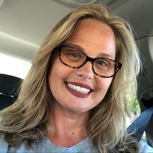 Meet your Posher, Carrie